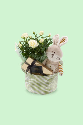Mini Hamper for Easter Day Gift Basket – Festive Easter Treats and Beautifully Packaged