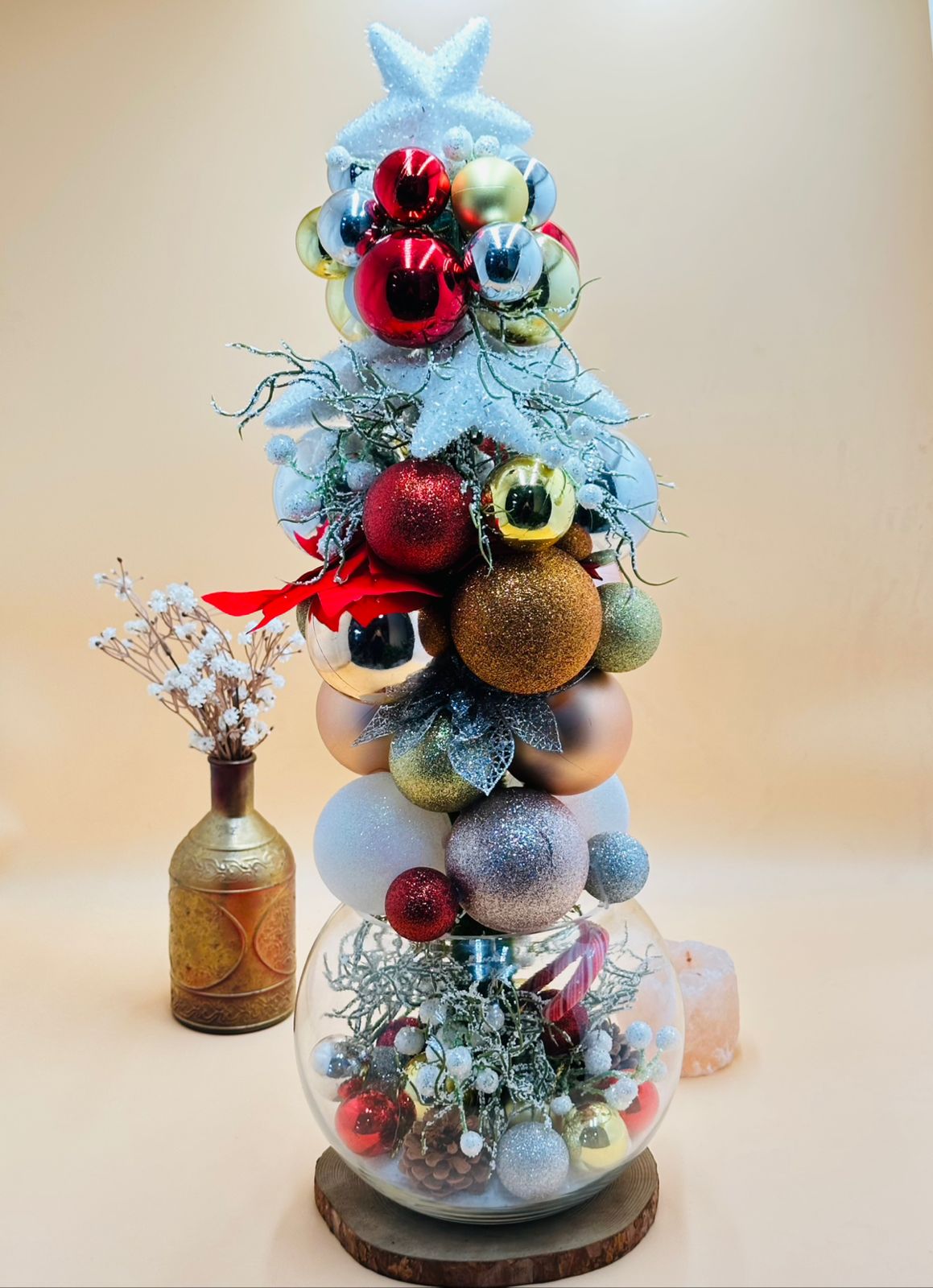 Elegant Ornamental Christmas Decoration