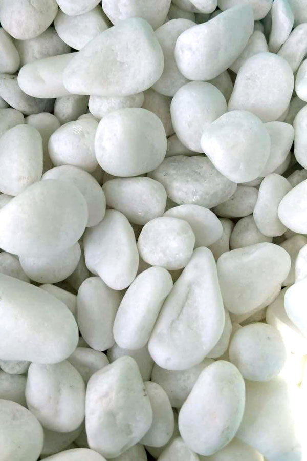 Weiße Kieselsteine