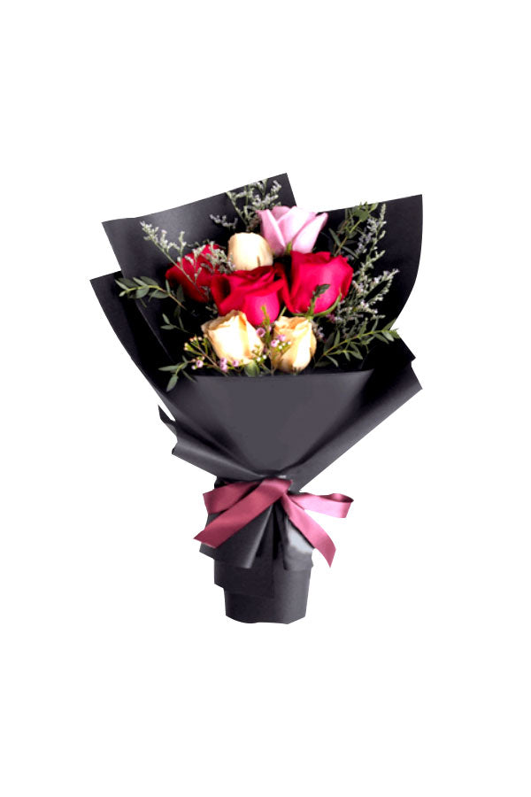 Geschenk zum Frauen- und Muttertag – ein Strauß gemischter Blumen